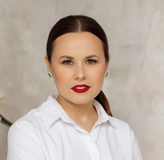 Руководитель кураторов Клубов Устойчивая семьяelena.khukalenko@azbukasemi.ru
