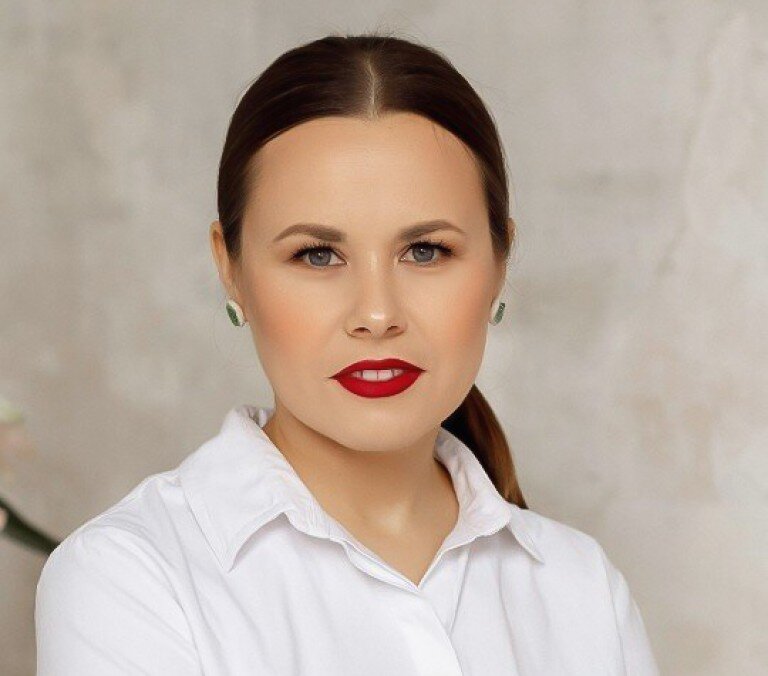 Елена Хукаленко
